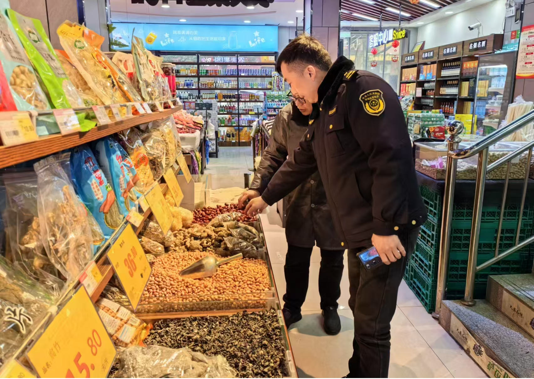 横沟市场监管所开展元旦节前食品安全专项检查(图3)
