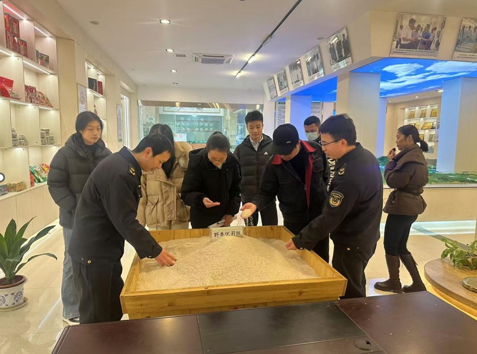 南城县市场监督管理局开展“食品安全进企业”公众开放日活动(图2)
