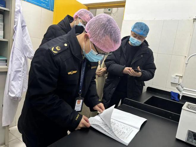 四川多地筑牢校园食品安全防线(图1)