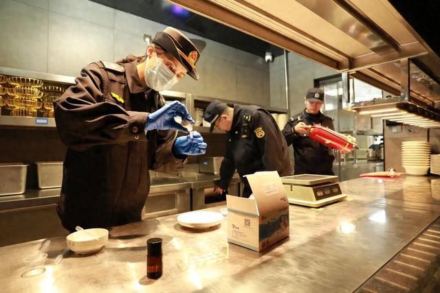 区市场监管局深入推进餐饮业一体化综合监管“一轴两翼”新范式实践(图1)