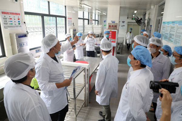 内蒙古乌海市市场监管局开展养老机构食品安全检查(图1)