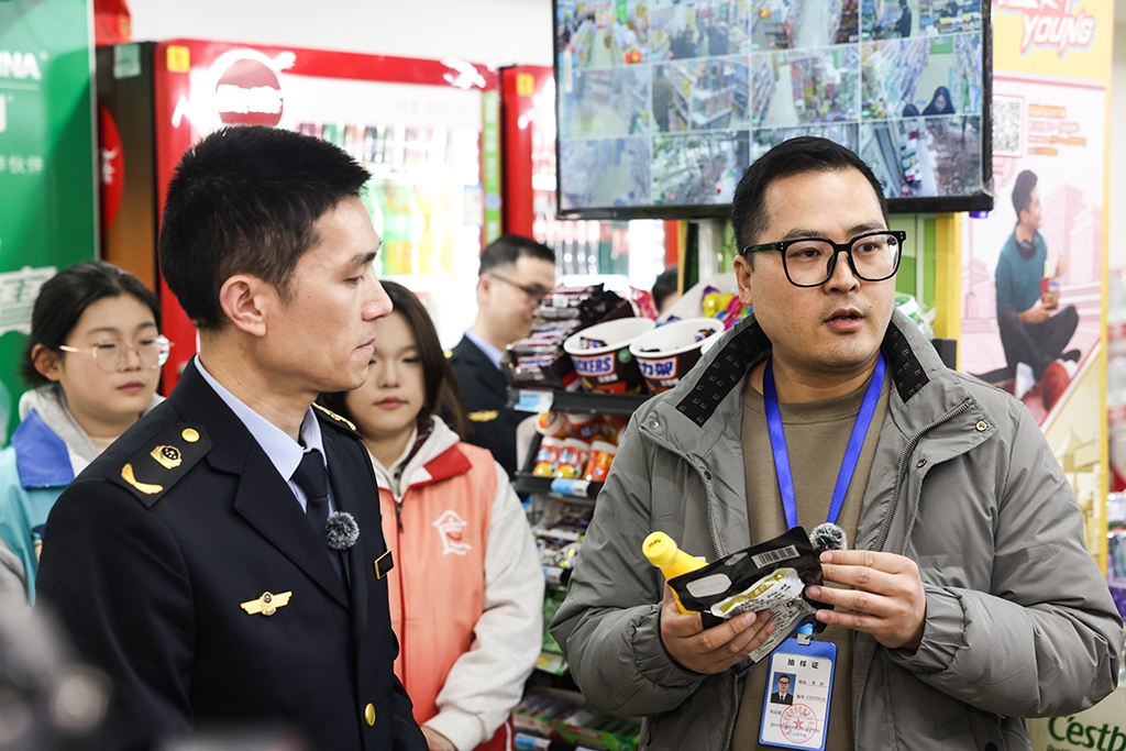 浙江开展食品安全“你点我检服务惠民生”护航开学季活动(图3)