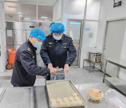赣州市崇义县“检、训、测、宣”四措并举——全方位强化校园及周边食品安全监管(图2)