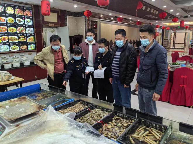 仑苍镇开展食品安全专项检查 严把食品安全关(图2)