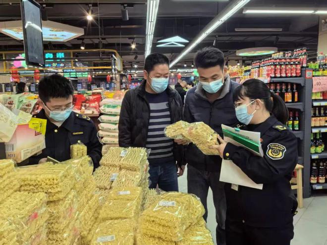仑苍镇开展食品安全专项检查 严把食品安全关(图4)