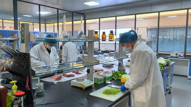 跟机场安检一样严？直击家家悦不为人知的食品安检站(图1)