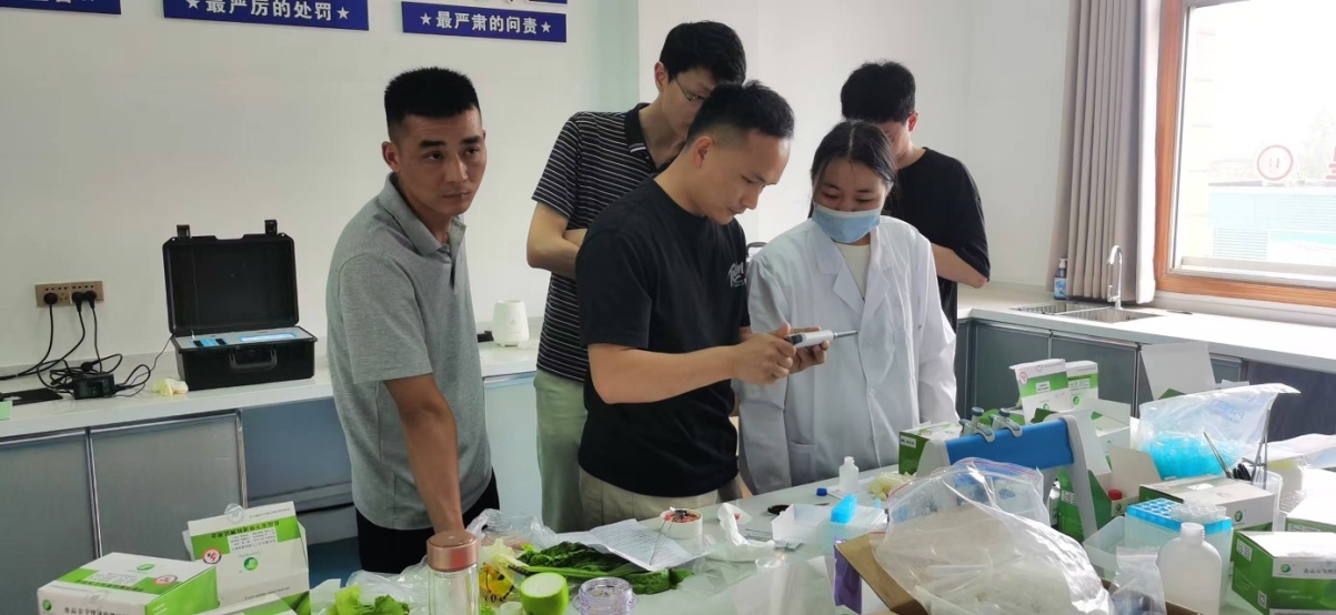随州广水市市场监管局开展食品安全快速检测实操培训(图1)