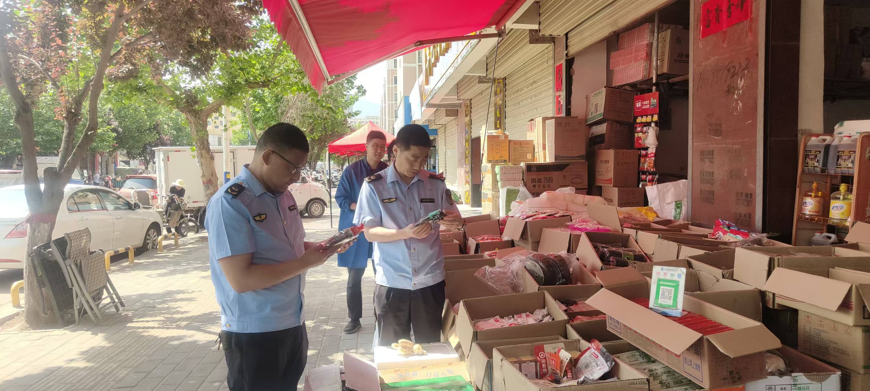 甘肃省武山县联合开展食品安全专项检查(图1)