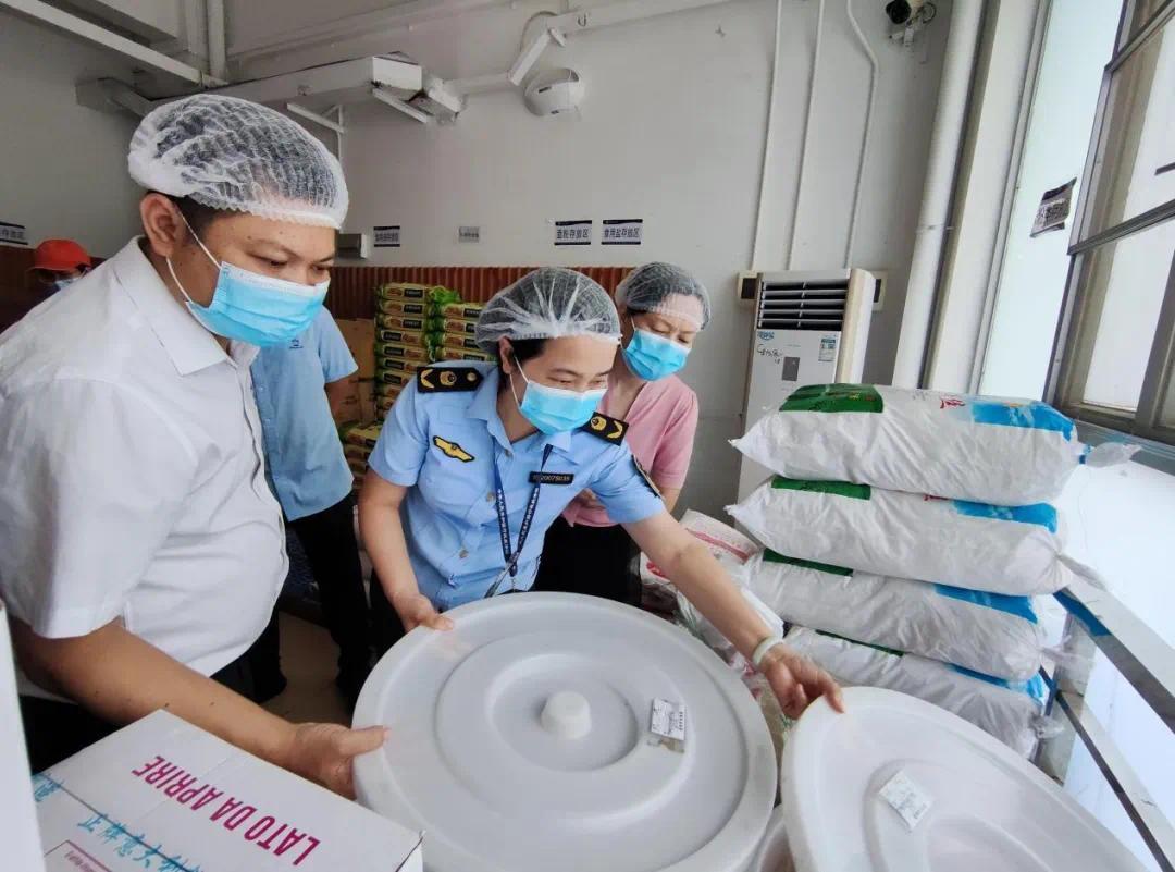 中山开展高考供餐学校食品安全检查 排查整改问题隐患48个(图2)