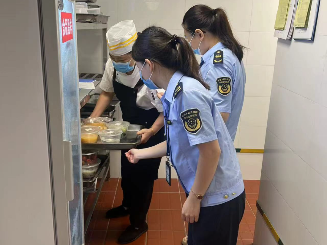 护航学子追梦路——福清市市场监督管理局“三严”构建高考季食品安全防护体系(图2)