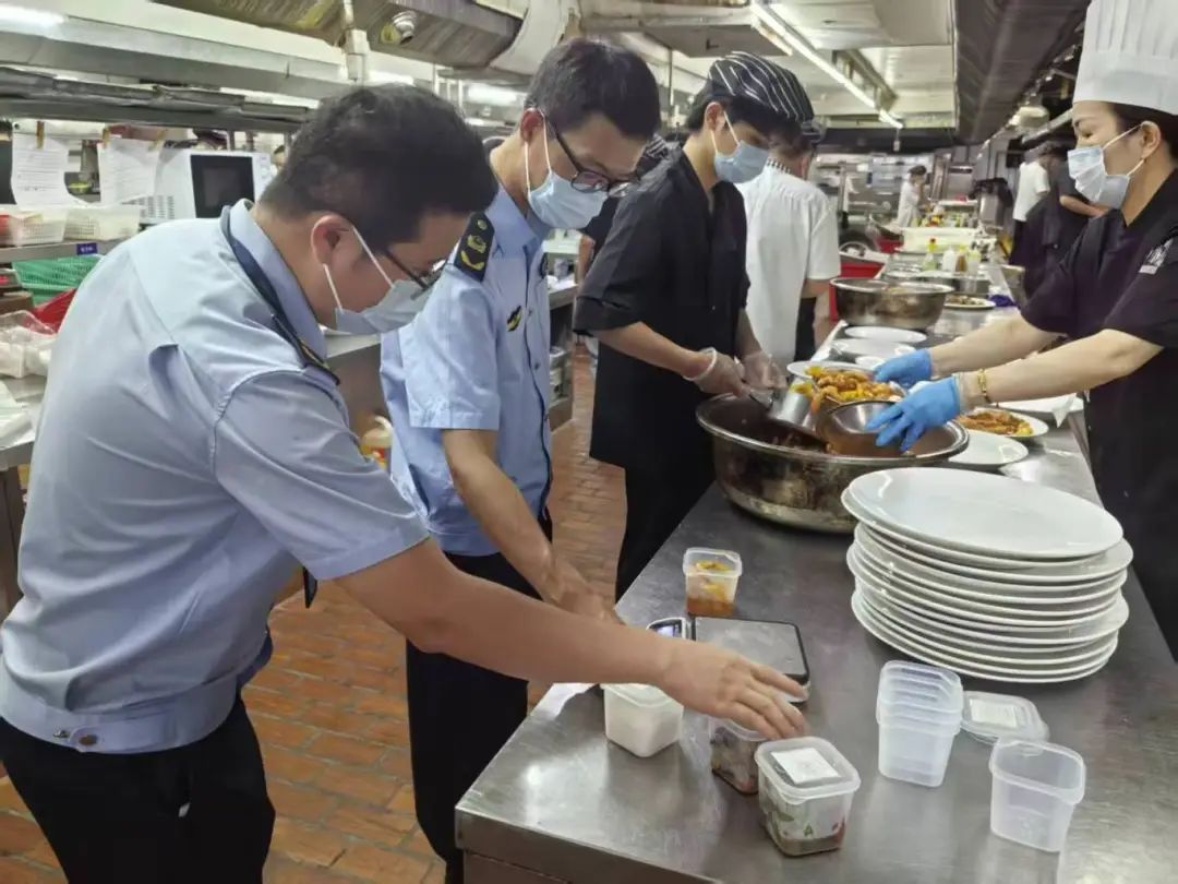 护航学子追梦路——福清市市场监督管理局“三严”构建高考季食品安全防护体系(图4)