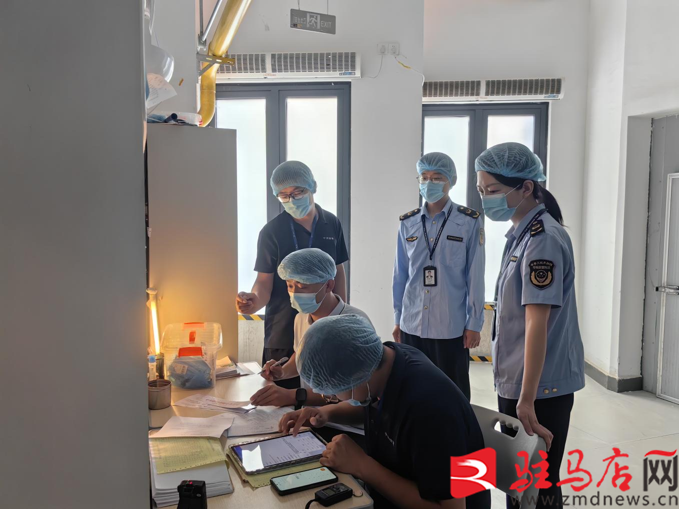 市城乡一体化示范区市场监管分局开展学校食堂食品安全专项检查(图1)