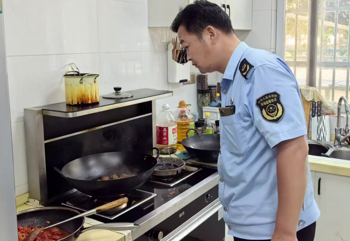 安徽省巢湖市凤凰山市场监管所开展暑期托管机构食品安全专项检查(图2)