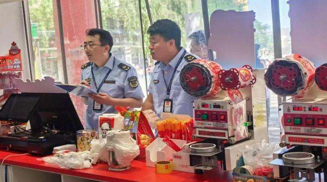 通渭县食品药品检验检测中心开展奶茶专项食品快速检测行动(图1)