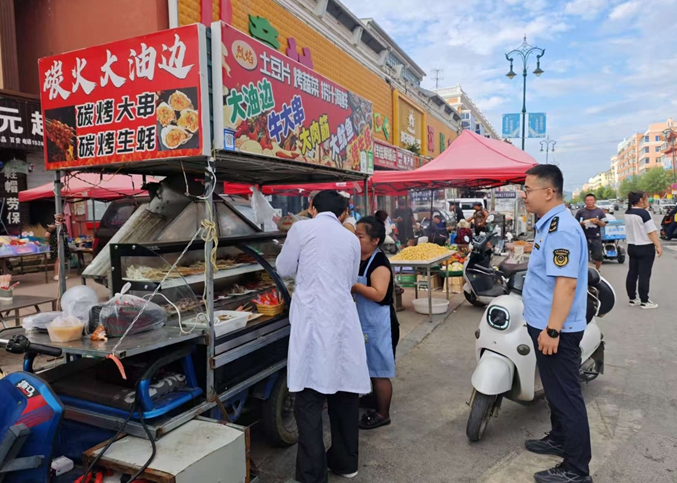 黑龙江省饶河县市场监管局开展早夜市食品安全专项检查(图1)