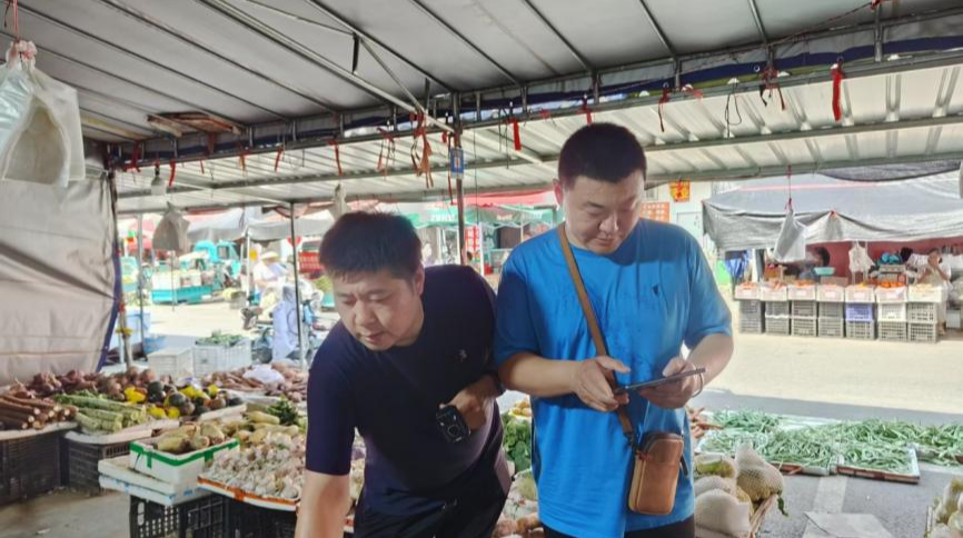 筑牢“三小”食品安全防线--聊城市检验检测中心赴德州开展跨市抽检(图3)