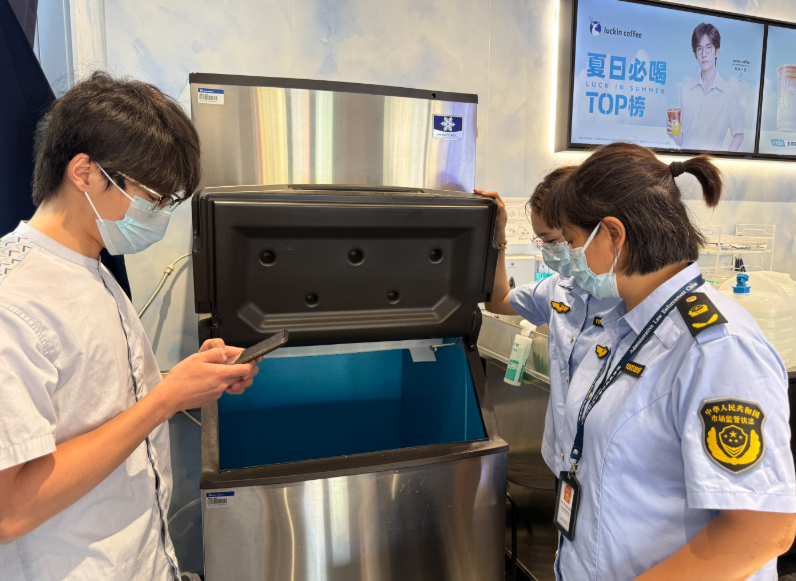 江苏省仪征市市场监管局新集分局开展夏季夜市食品安全专项检查(图2)