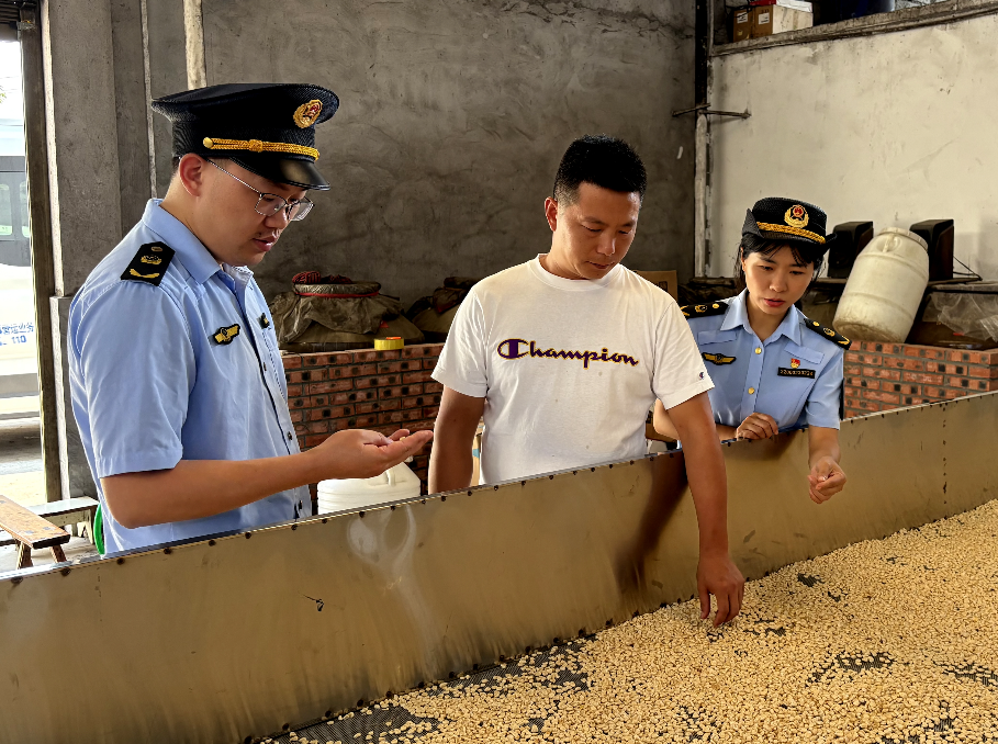 重庆市涪陵区大木镇市场监管所开展食品加工小作坊食品安全专项检查(图1)
