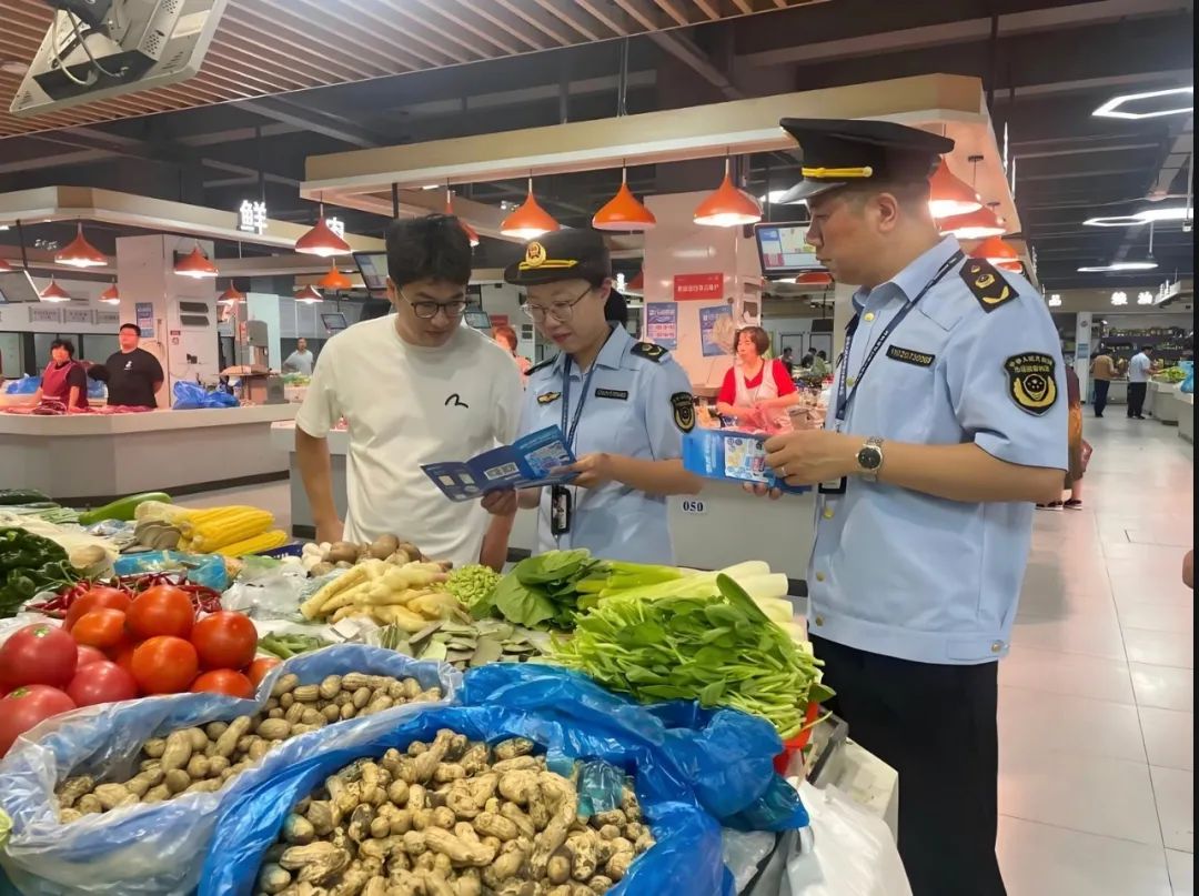 一个失业青年的100亩田：他想种出不打农药的蔬菜(图1)