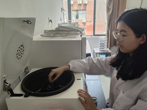江西师范大学“磷踪光捕”团队研发新型荧光传感器(图2)