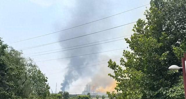 山东高密一化工车间发生爆炸事故 当地政府：专家正检测气体是否有毒(图1)