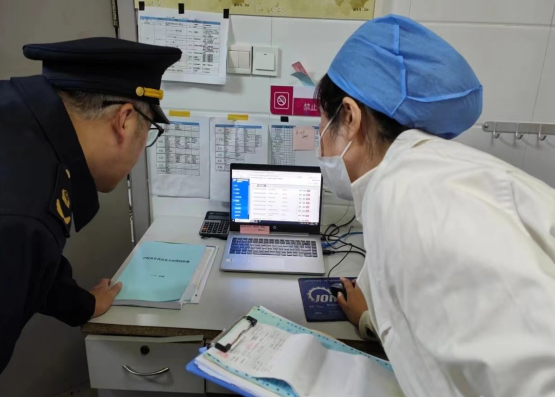 辽宁本溪市农业综合行政执法队开展豇豆专项抽检 筑牢农产品安全防线(图1)