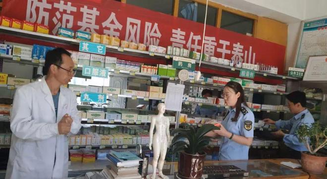 陇山镇市场监督管理所扎实开展食品药品安全专项检查工作(图2)