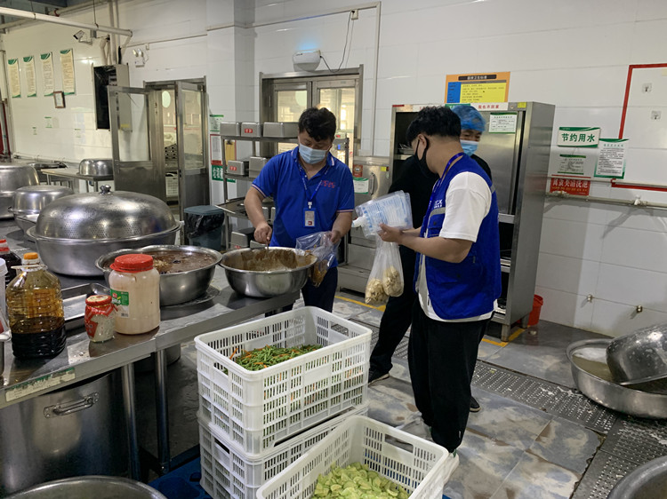 排查食品安全隐患 守护“舌尖上的安全”(图1)