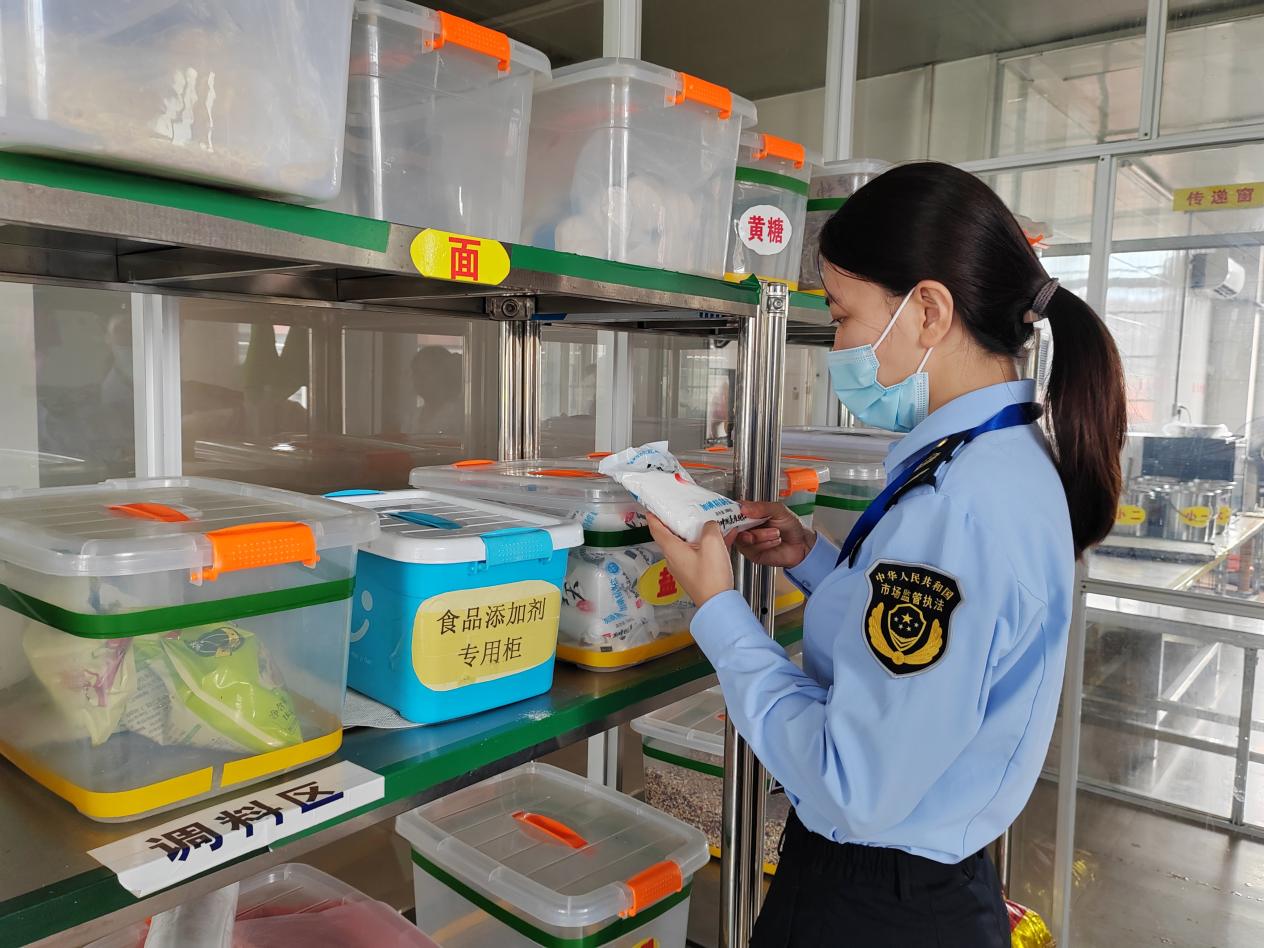 市场监管总局部署各地强化春节期间食品安全监管 全力守护群众“舌尖上的年味”(图1)