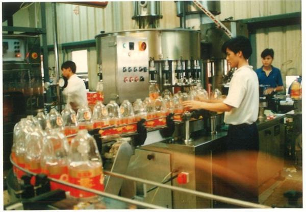 人民日报头版点赞金龙鱼：年超3000万次检测 用数据践行食安承诺(图1)