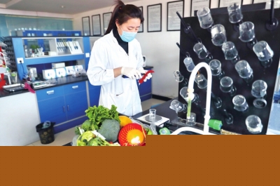 浙江安吉“百姓点检”走进水果种植基地(图1)